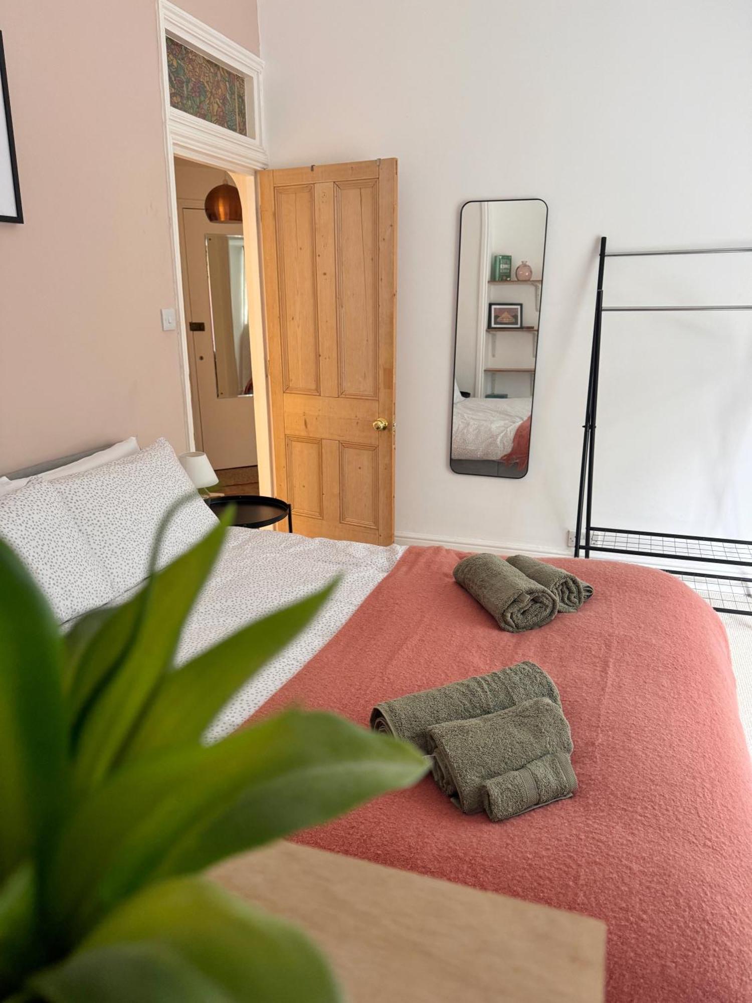 Quaint Apartment In Central Brighton - Sleeps 2 To 6 Bagian luar foto